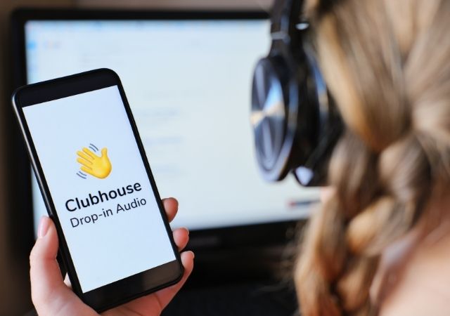 Clubhouse: la exclusiva red social de mensajes de audio