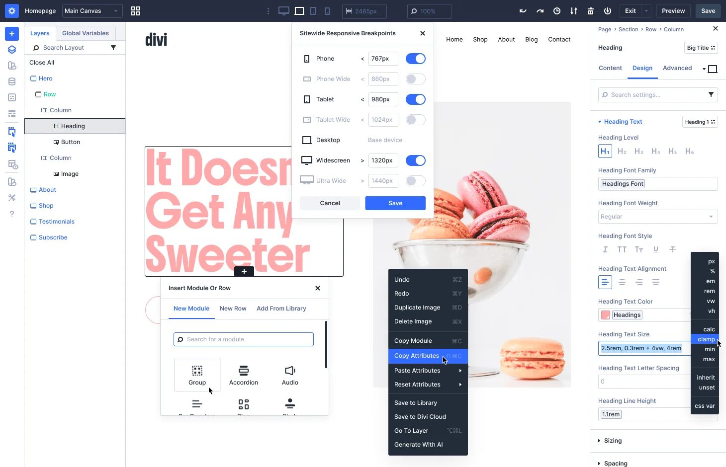La imagen muestra la interfaz del constructor visual DIVI 5 para WordPress, con paneles modulares acoplables, herramientas de edición avanzadas y vistas responsive para diferentes dispositivos.